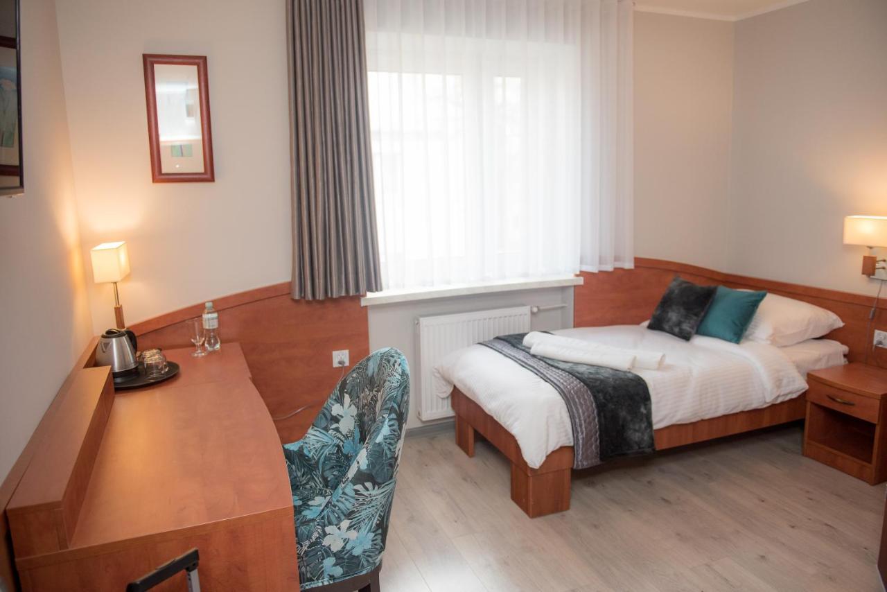 Geris Aparthotel Czestochowa Exterior photo
